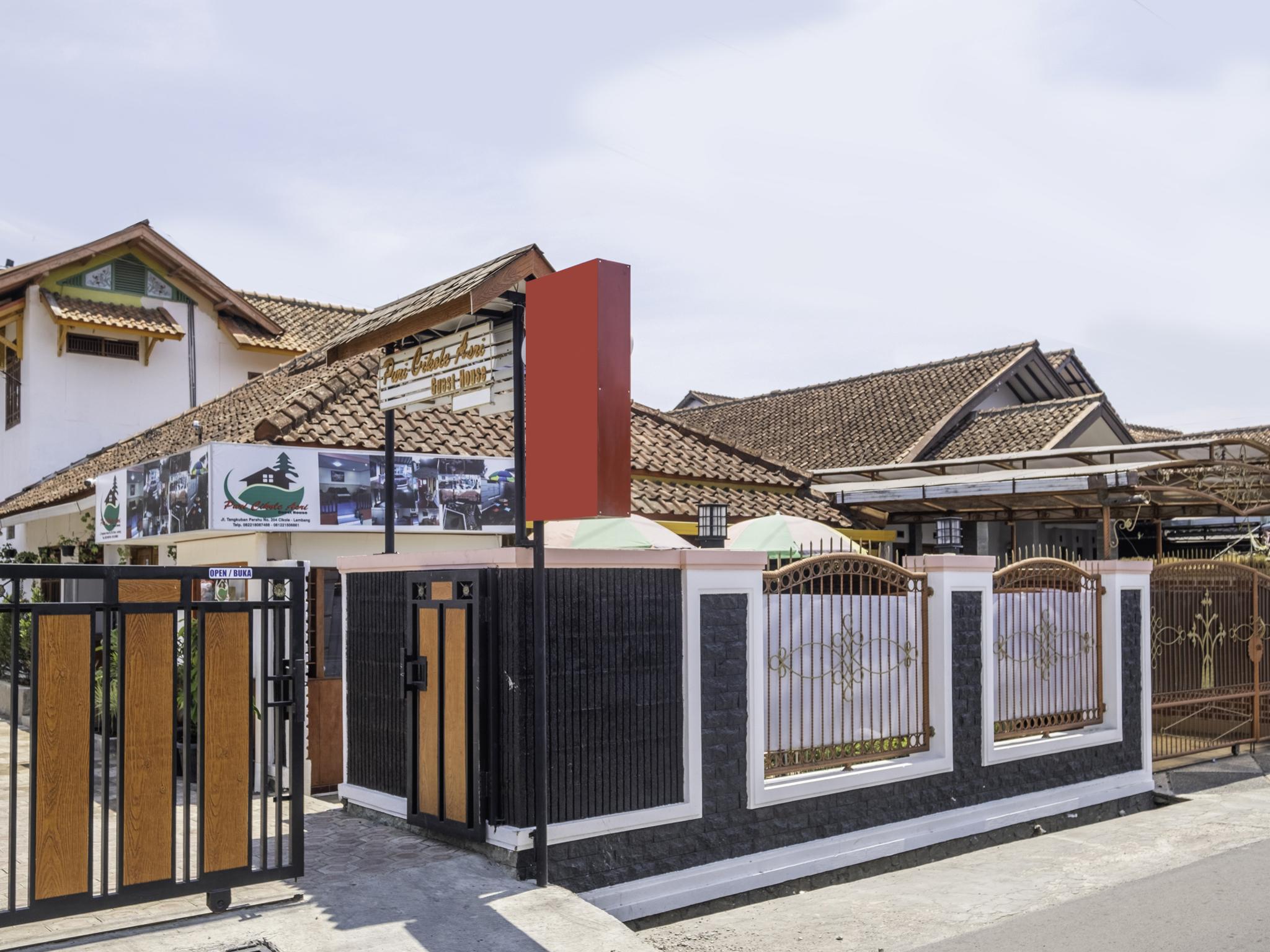 Capital O 1541 Puri Cikole Asri Ξενοδοχείο Lembang Εξωτερικό φωτογραφία